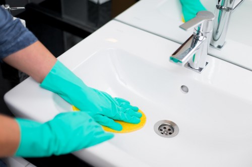 Steam extraction cleaning for a flat in Lambeth with limited access